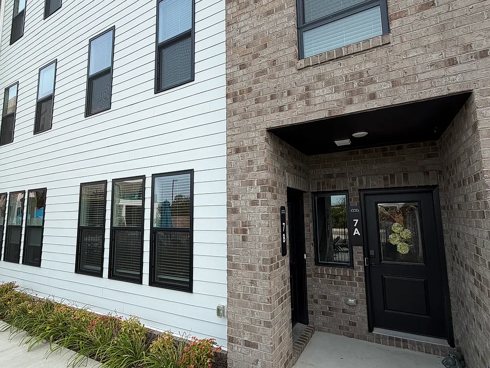 3436 Carlton St #7B