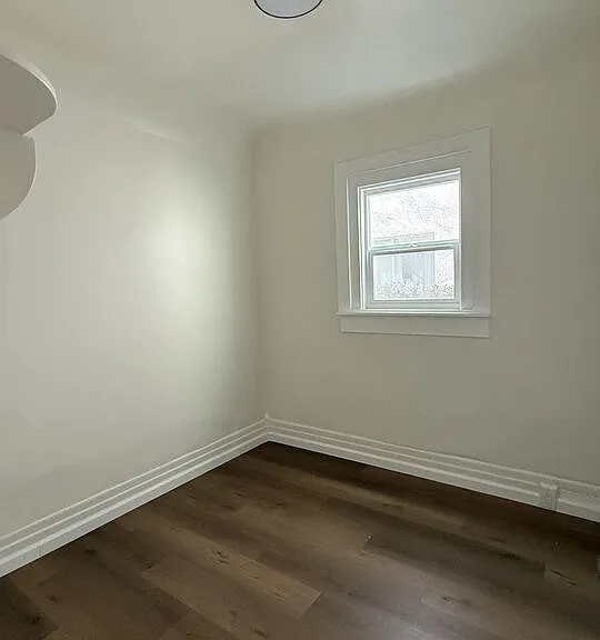 44 Rose Ave — Photo 7