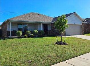 11017 NW 100th St, Yukon, OK 73099