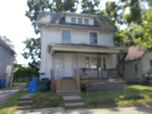 4 bed, 2520 sqft, $2,495 — Photo 1