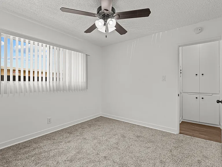 Tropicana Apartments — Photo 9
