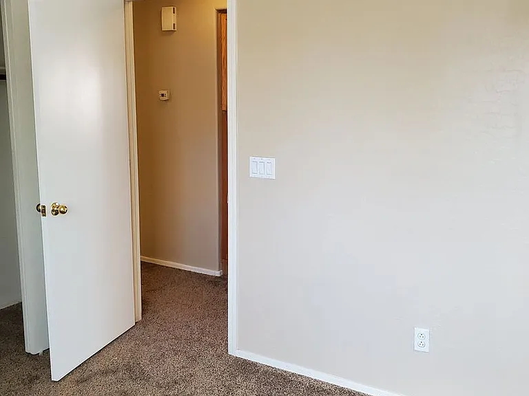 2514 S 110th Dr — Photo 15