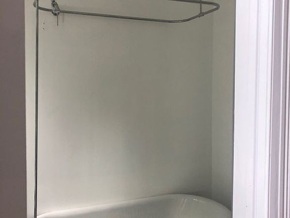 3rd image of 820 Caroline St #2