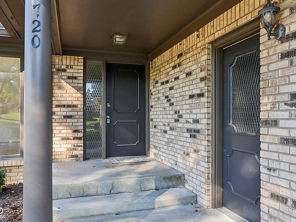 3rd image of 720 Lindenwood Dr
