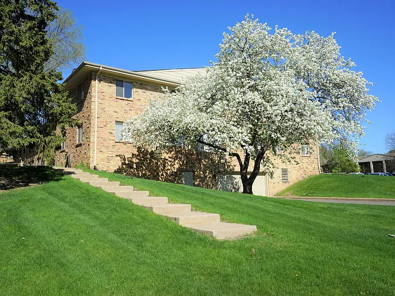 Maple Commons Apartments — Photo 15