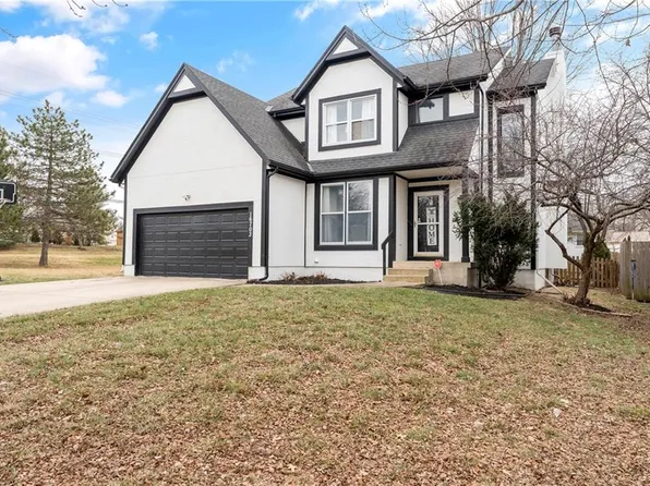 16703 W 156th St, Olathe, KS 66062