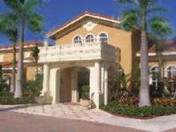 2nd image of 717 Villa Cir