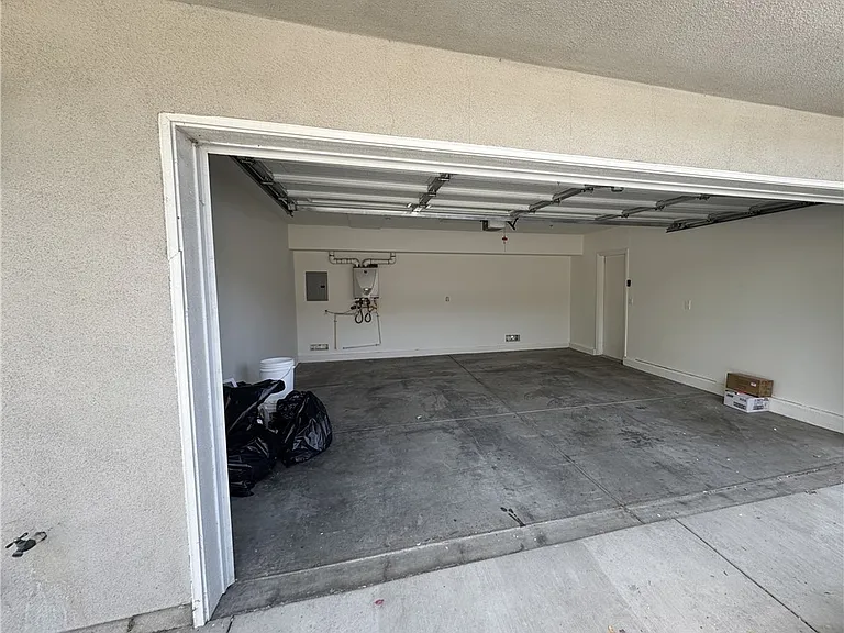 2306 N Catalina St — Photo 3