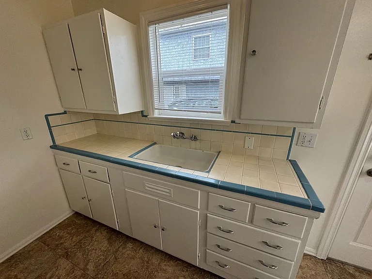 2014 N Parish Pl #2018 — Photo 19