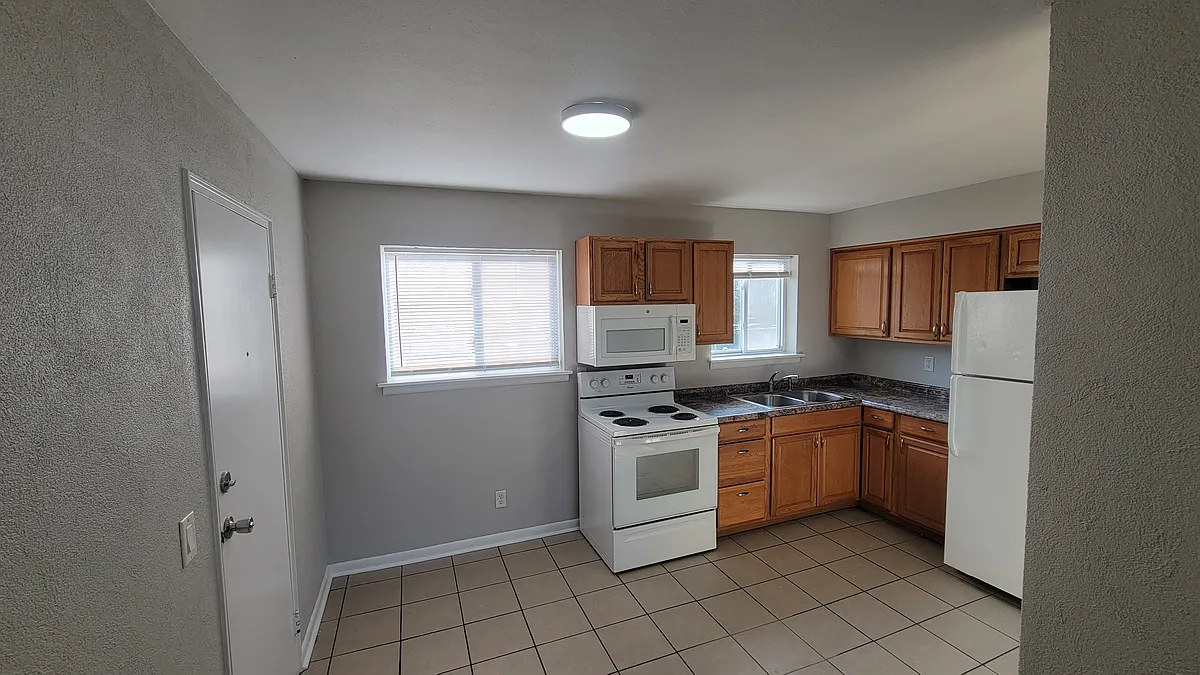 Building Photo - 2304 Fairmont Ave #1