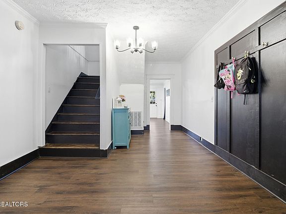 3rd image of 9427 Mascot Rd