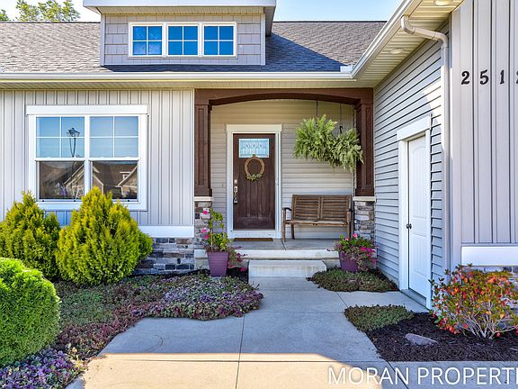 3rd image of 2512 Cedar West Dr