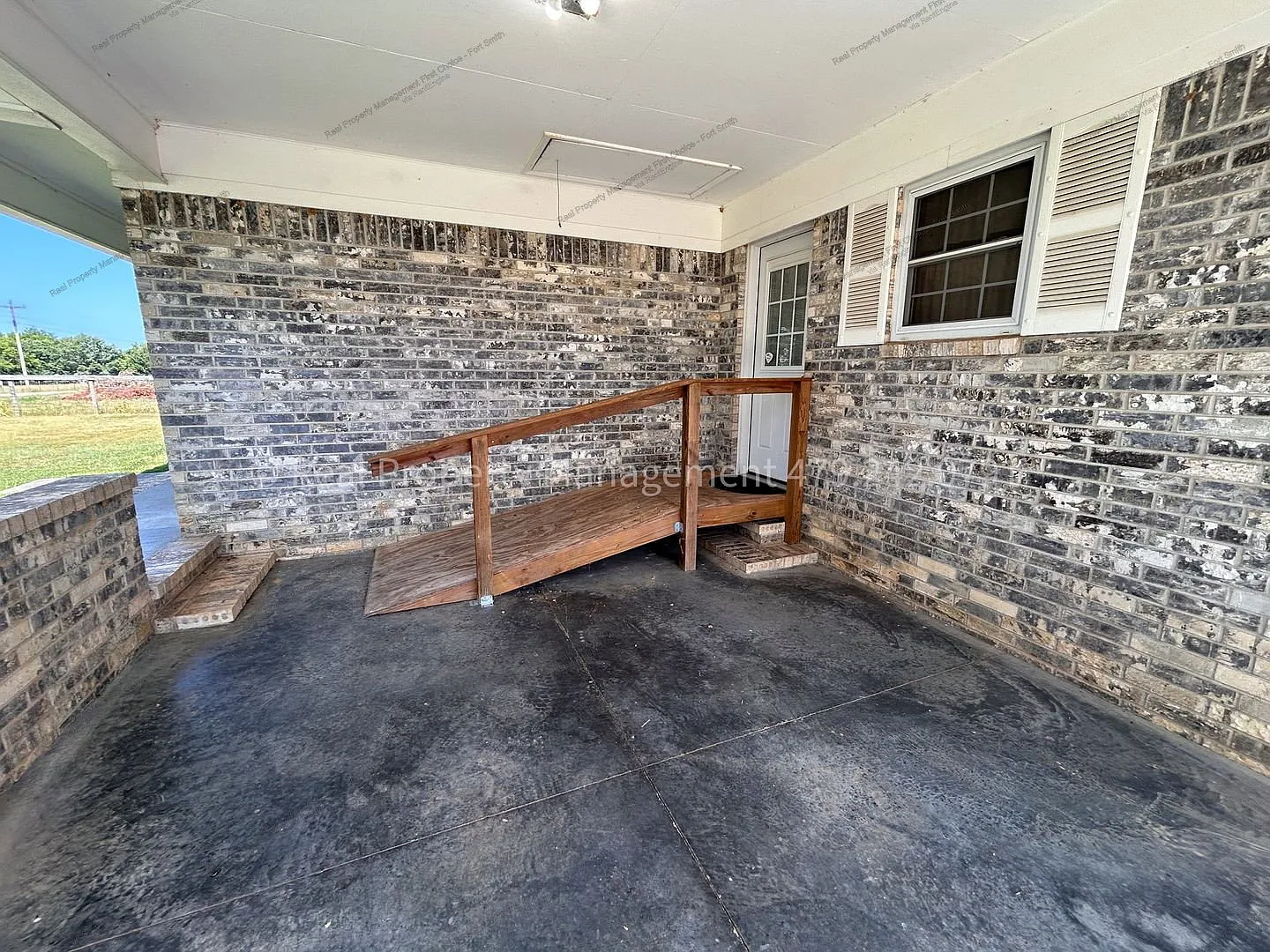 3 bed, 2.0 bath, 1526 sqft, $1,300 — Photo 4