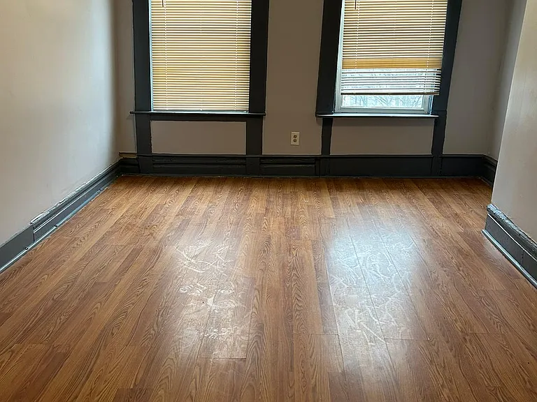 44 4th St #2R — Photo 4