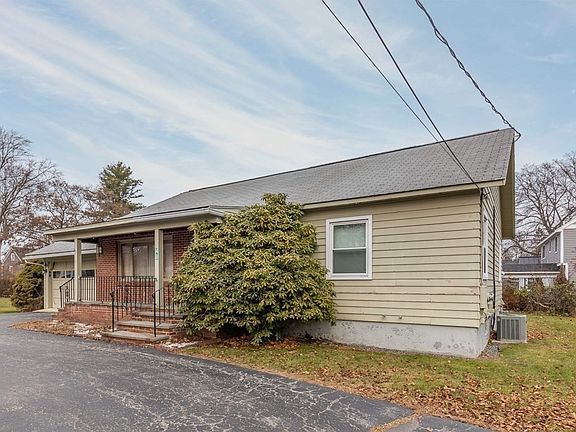 4th image of 40 Moseley Ave