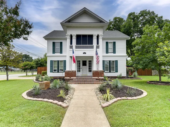 520 N College St, Waxahachie, TX 75165
