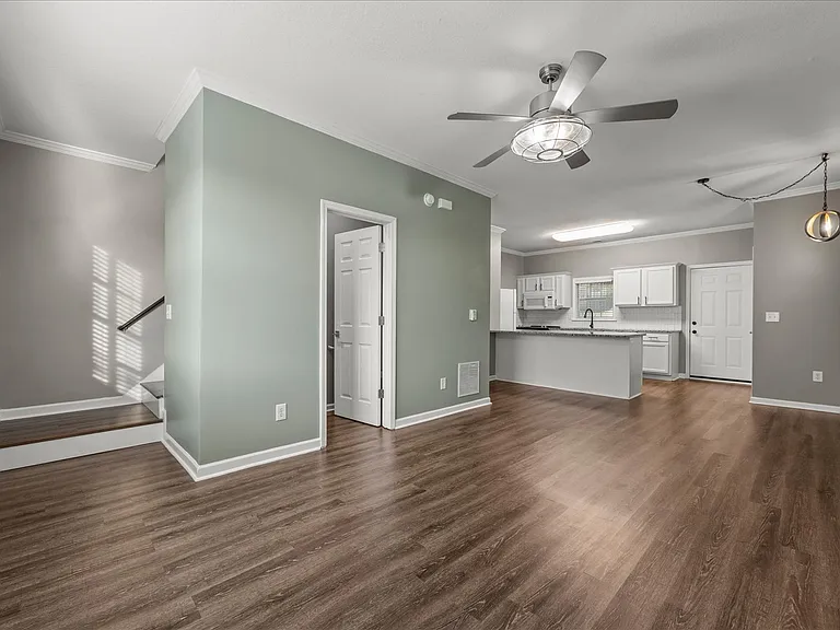 27 Corinth Rd — Photo 4
