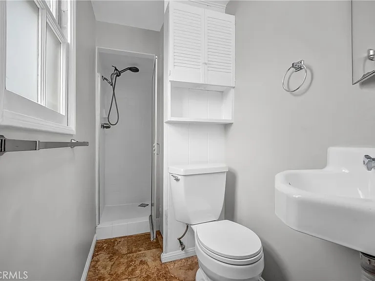 320 Sapphire Ave — Photo 26