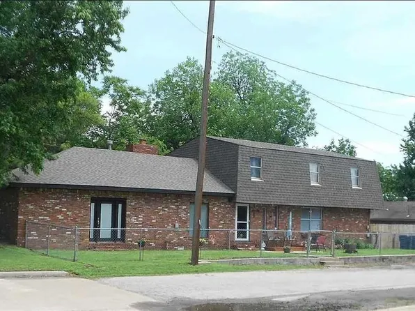 821 W Moses St, Cushing, OK 74023