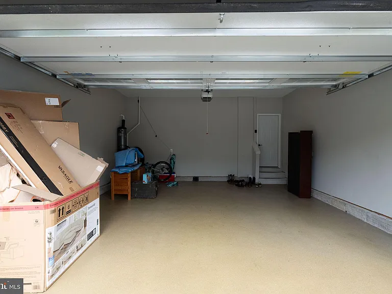 1113 Chevron Rd — Photo 4