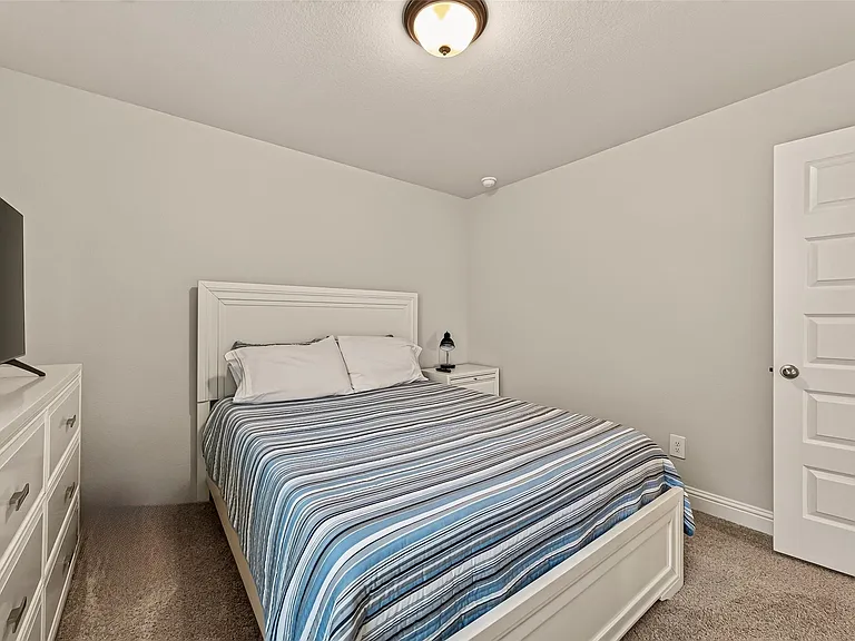 2605 Golden Palms Ln — Photo 11