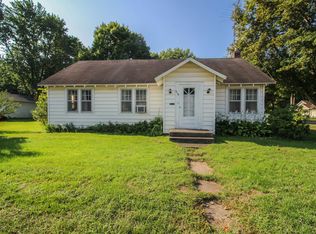 514 W Broadway St, Three Rivers, MI 49093