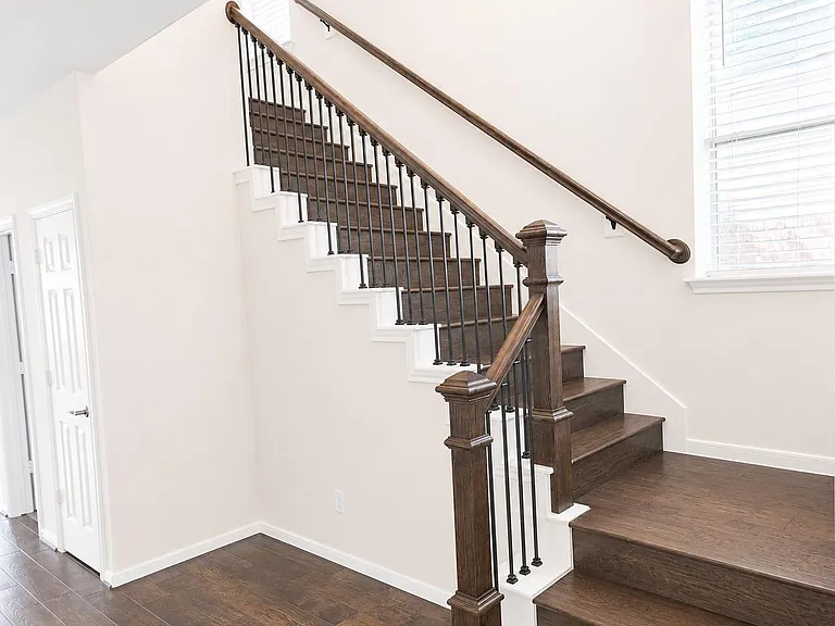 98 W Knightsbridge Dr — Photo 20