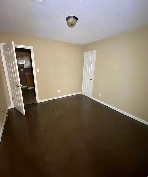2117 Hunter Ave — Photo 4