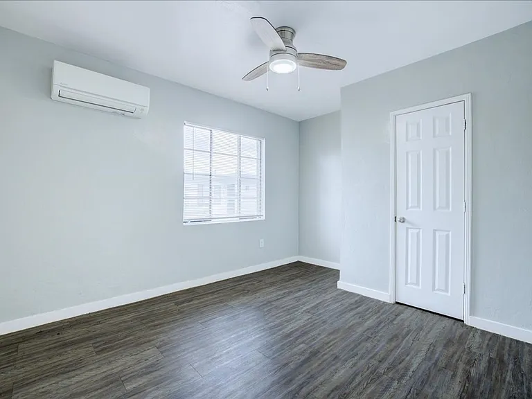 2116 N Forgeus Ave #A — Photo 12