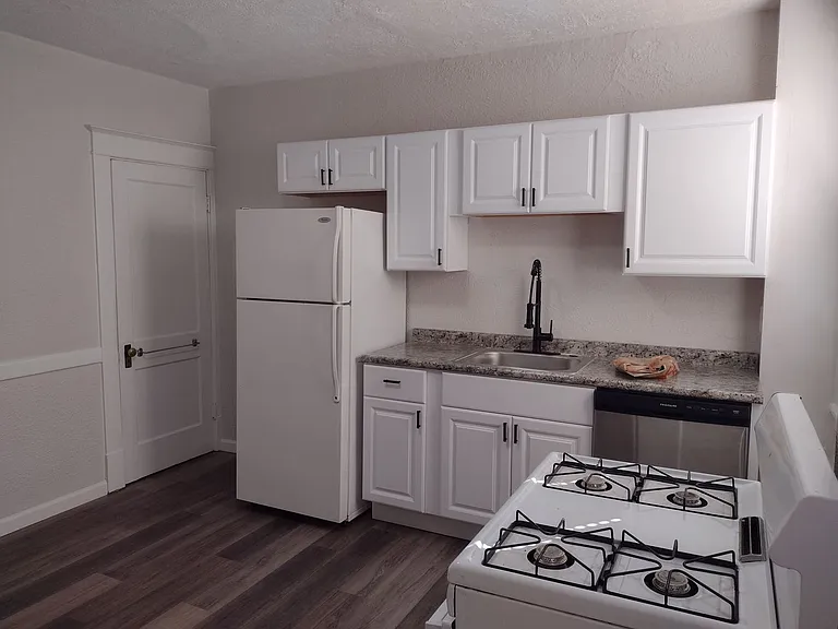 4208 Calvin St — Photo 11