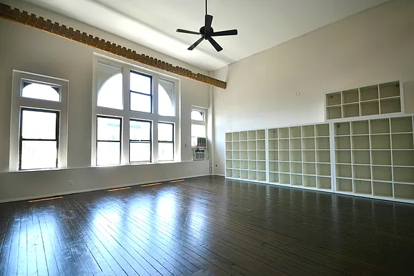 Rented by Bold New York | media 15