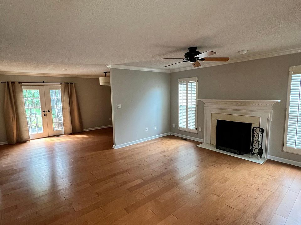 1st image of 1209 Newfane Cir