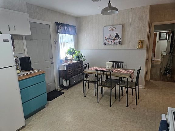 4th image of 404 McCarver Dr