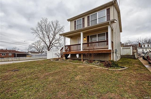 1st image of 702 Lagro Ave