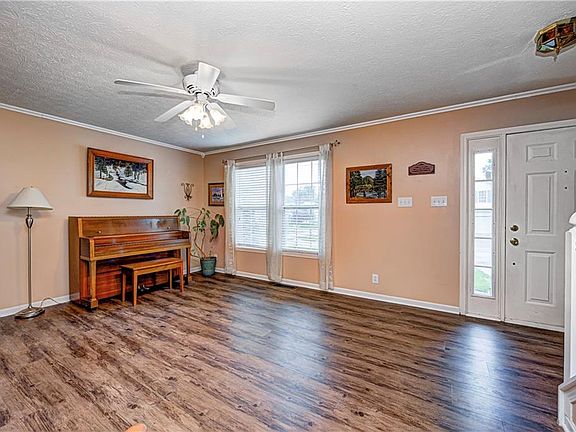 3rd image of 13579 Sweet Briar Pkwy