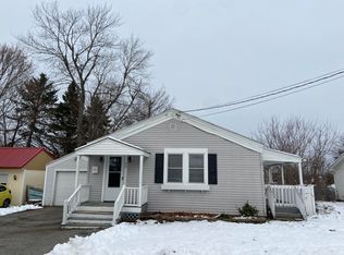 52 Highland Ave, Lewiston, ME 04240