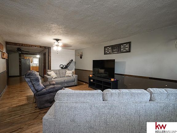 3rd image of 1012 Thayer Ave