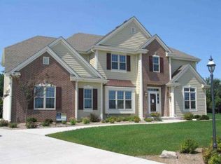 4935 S Daisy Ct, New Berlin, WI 53151