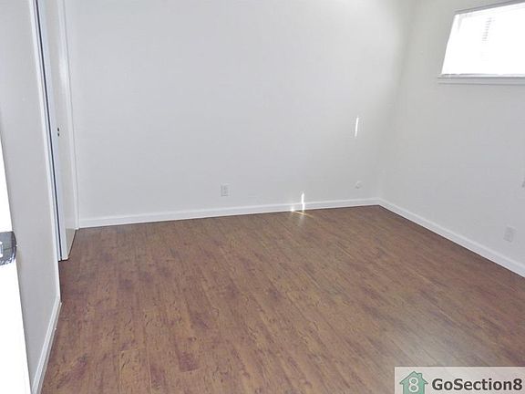 3rd image of 816 37th St #H