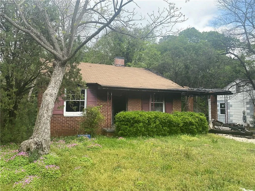 3367 Mary Dr photo 1
