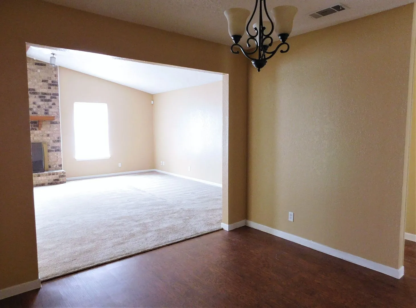 3-Bedroom House for Rent in Killeen — Photo 4