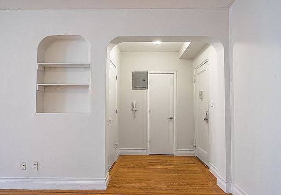 4th image of 3111 Broadway APT 5D