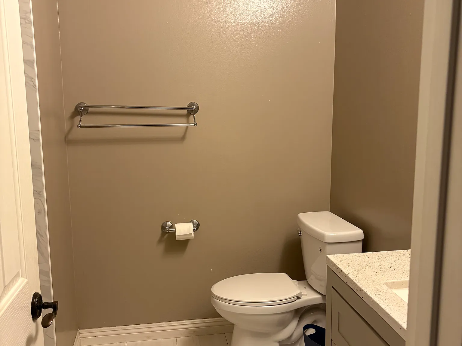 Studio, 200 sqft, $1,500 — Photo 4