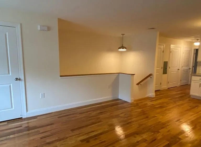 290 3rd St #D2 — Photo 5