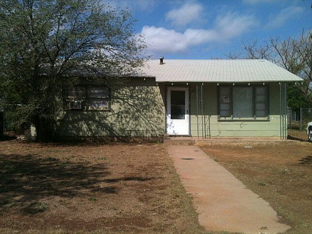 1st image of 1826 E 25th St
