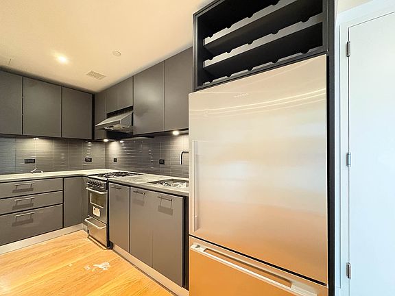 5th image of 1040 Dean St APT 308