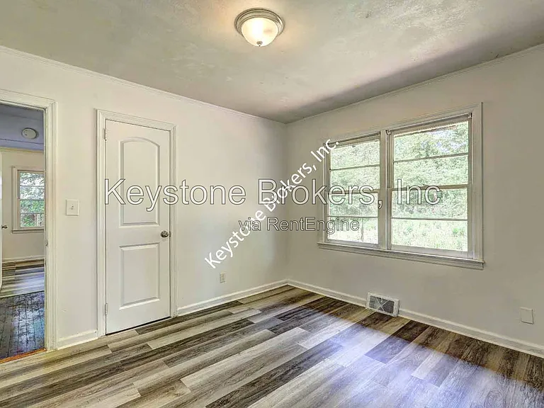 2634 Tredway Dr — Photo 6