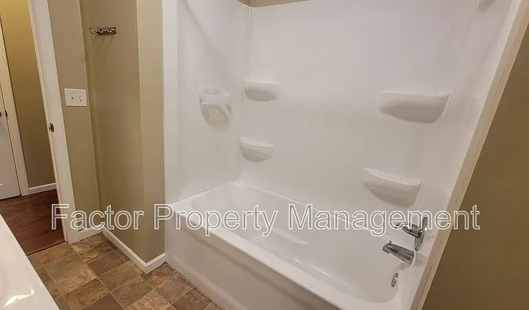 730 N Broad St — Photo 9