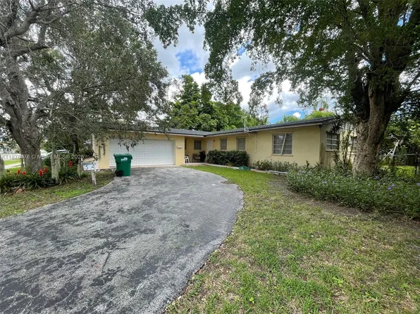 15741 SW 99th Ave, Miami, FL 33157