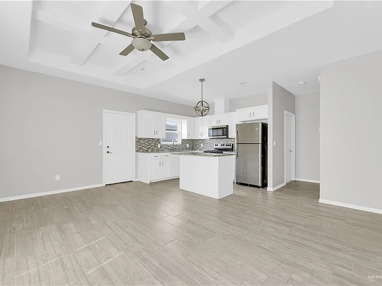 5201 N Winona Dr #3 — Photo 3